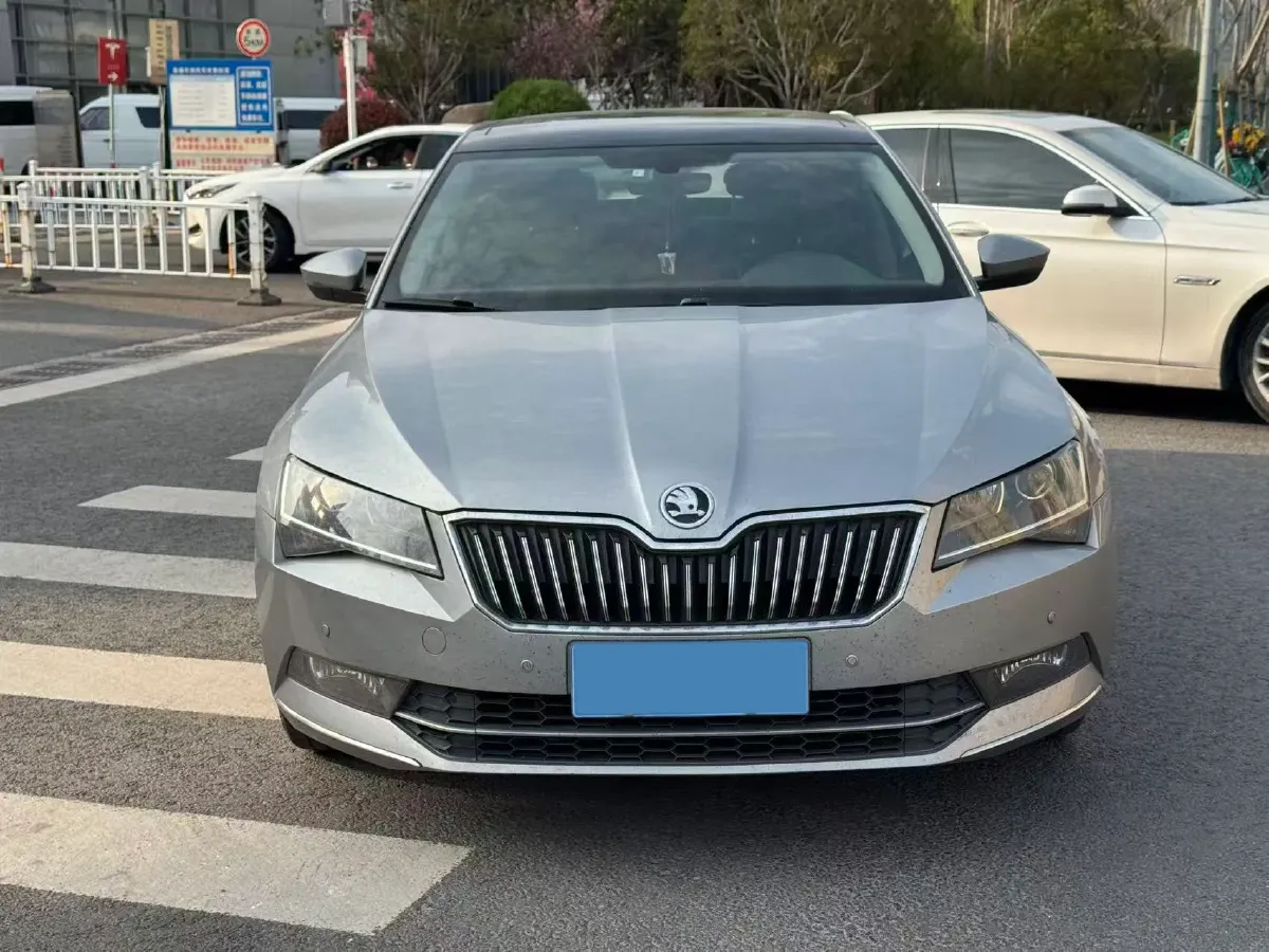 2019 Skoda Superb 1.4T 150HP L4 7DCT,autocango,china used car exporter,china ev exporter,chinese used car exporter,chinese used ev exporter