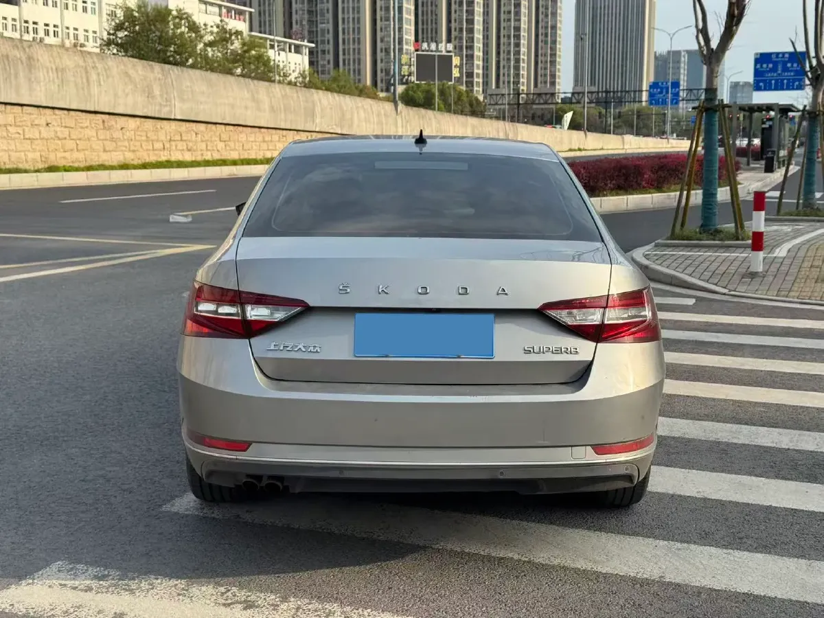 2019 Skoda Superb 1.4T 150HP L4 7DCT,autocango,china used car exporter,china ev exporter,chinese used car exporter,chinese used ev exporter