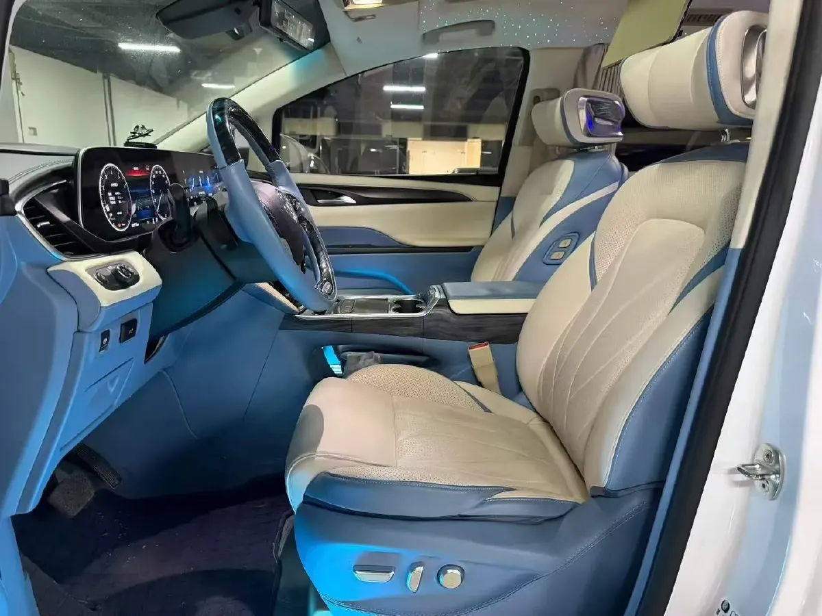 2022 Buick GL8 2.0T 237HP L4 9AT,autocango,china used car exporter,china ev exporter,chinese used car exporter,chinese used ev exporter