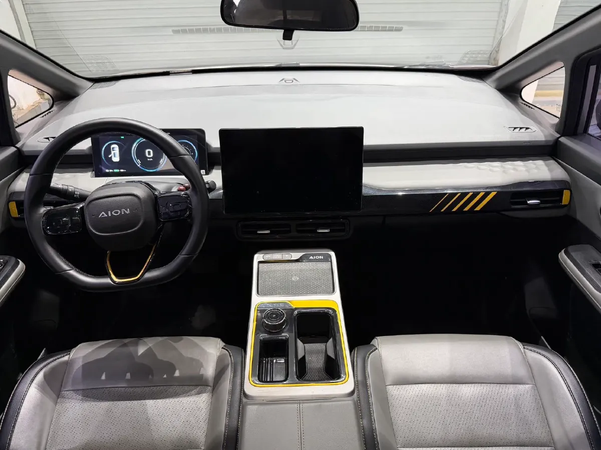 2022 Geely Okavango 1.8T 184HP L4 7DCT,autocango,china used car exporter,china ev exporter,chinese used car exporter,chinese used ev exporter