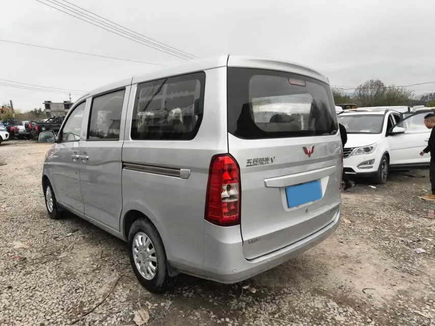 2016 WuLing RongGuang V 1.5L 112HP L4 5MT,autocango,china used car exporter,china ev exporter,chinese used car exporter,chinese used ev exporter