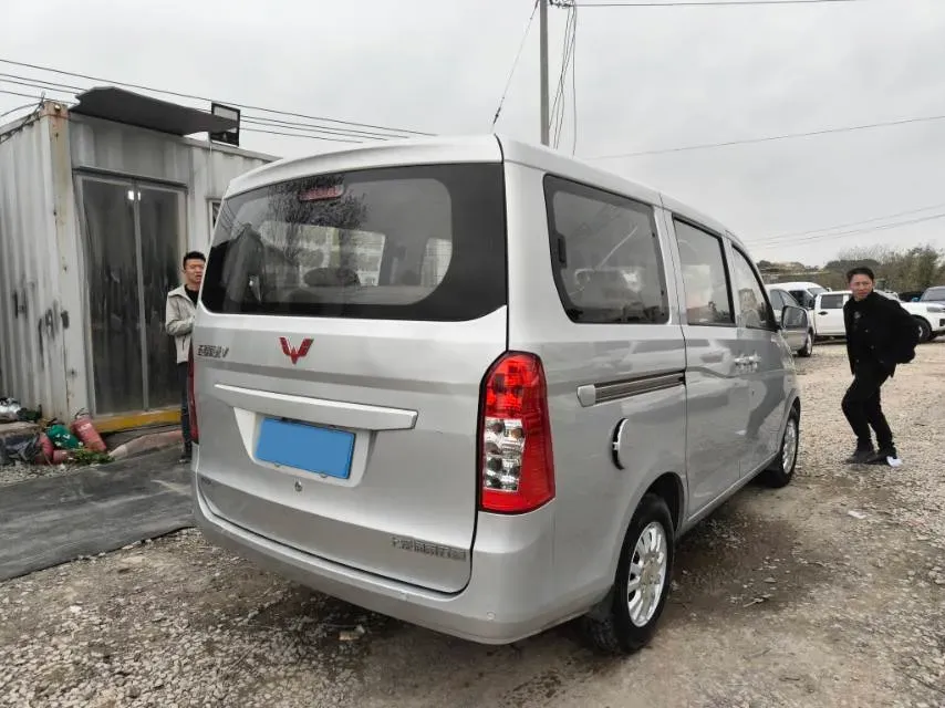 2016 WuLing RongGuang V 1.5L 112HP L4 5MT,autocango,china used car exporter,china ev exporter,chinese used car exporter,chinese used ev exporter