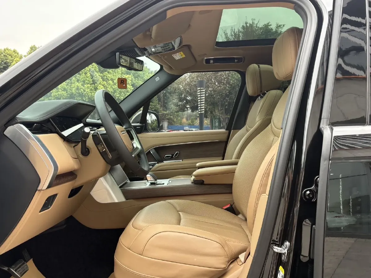 2024 Land Rover Range Rover 3.0T 400HP L6 8AT,autocango,china used car exporter,china ev exporter,chinese used car exporter,chinese used ev exporter