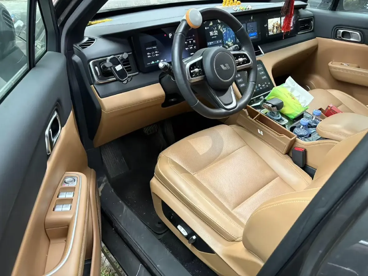 2020 Li ONE Range Extended 131HP REEV 40.5KWH,autocango,china used car exporter,china ev exporter,chinese used car exporter,chinese used ev exporter