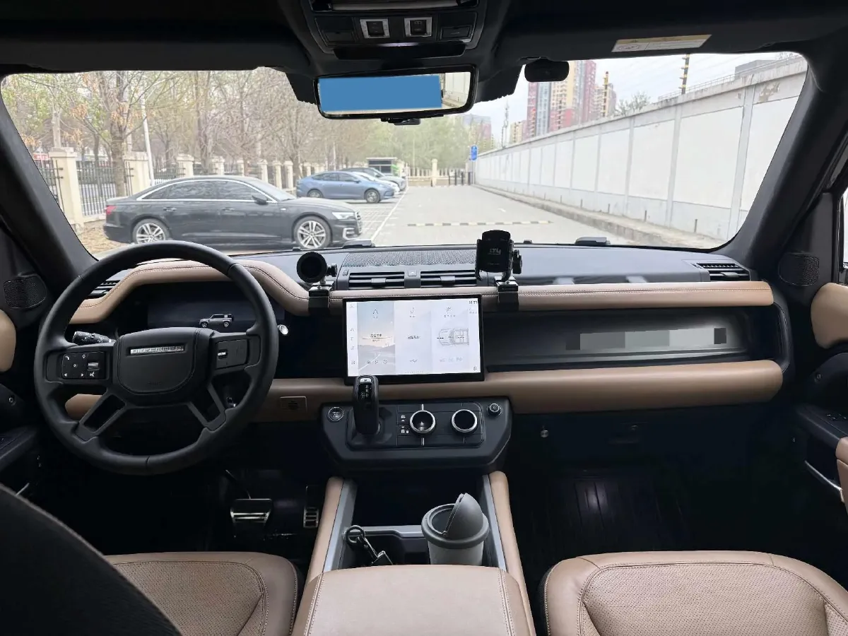 2025 Land Rover Defender 3.0T 400HP L6 8AT,autocango,china used car exporter,china ev exporter,chinese used car exporter,chinese used ev exporter