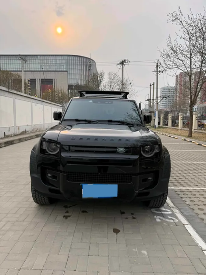 2025 Land Rover Defender 3.0T 400HP L6 8AT,autocango,china used car exporter,china ev exporter,chinese used car exporter,chinese used ev exporter
