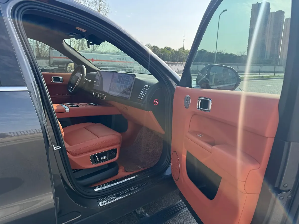 2023 Li L8 Range Extended 154HP REEV 40.9KWH,autocango,china used car exporter,china ev exporter,chinese used car exporter,chinese used ev exporter