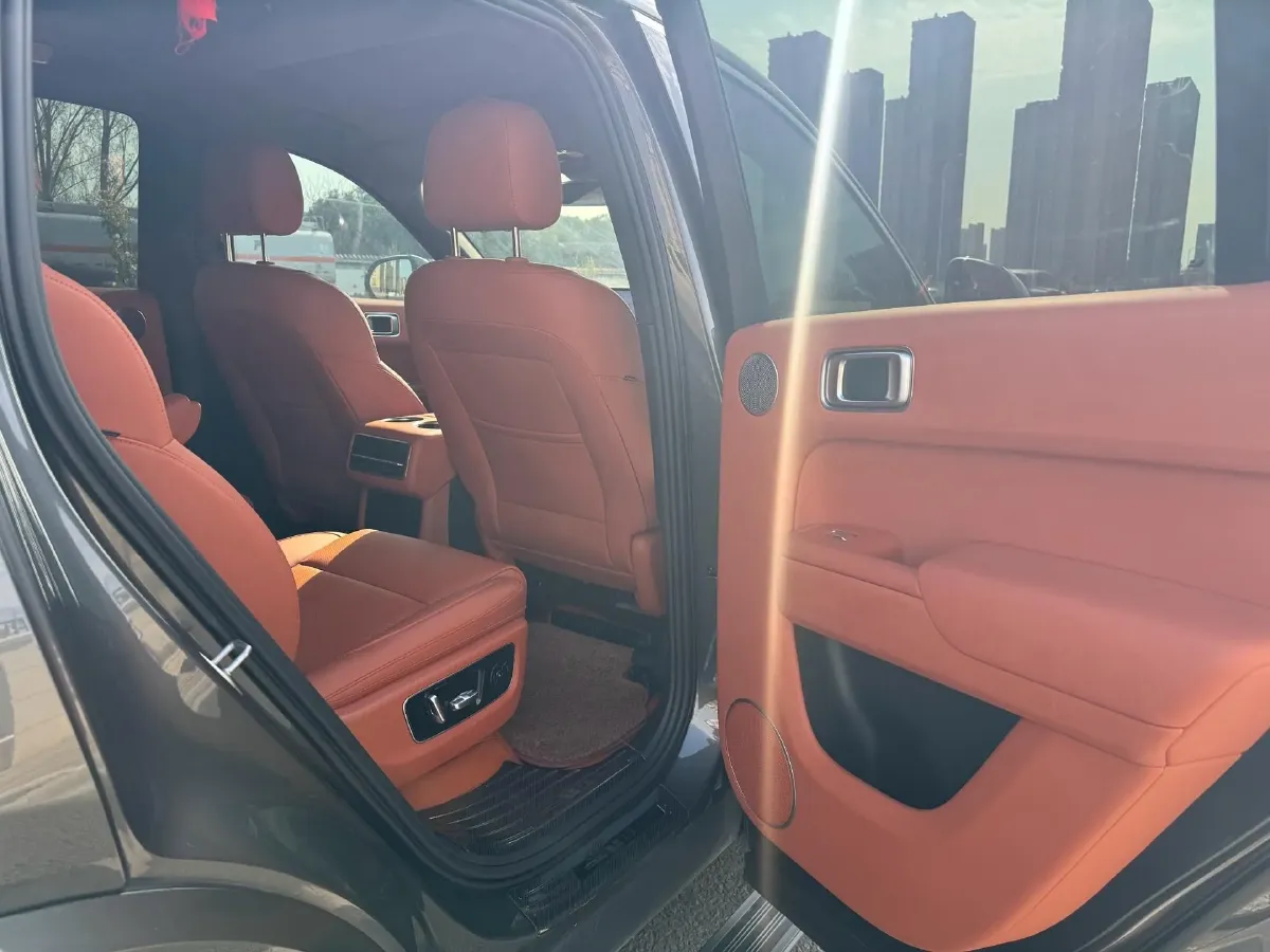 2023 Li L8 Range Extended 154HP REEV 40.9KWH,autocango,china used car exporter,china ev exporter,chinese used car exporter,chinese used ev exporter