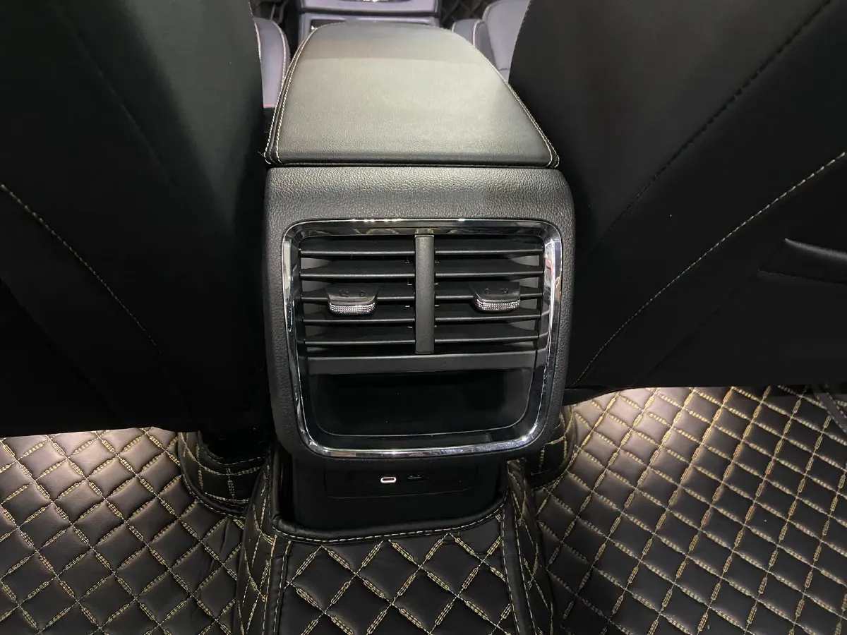 2022 Skoda Octavia 1.4T 150HP L4 7DCT,autocango,china used car exporter,china ev exporter,chinese used car exporter,chinese used ev exporter