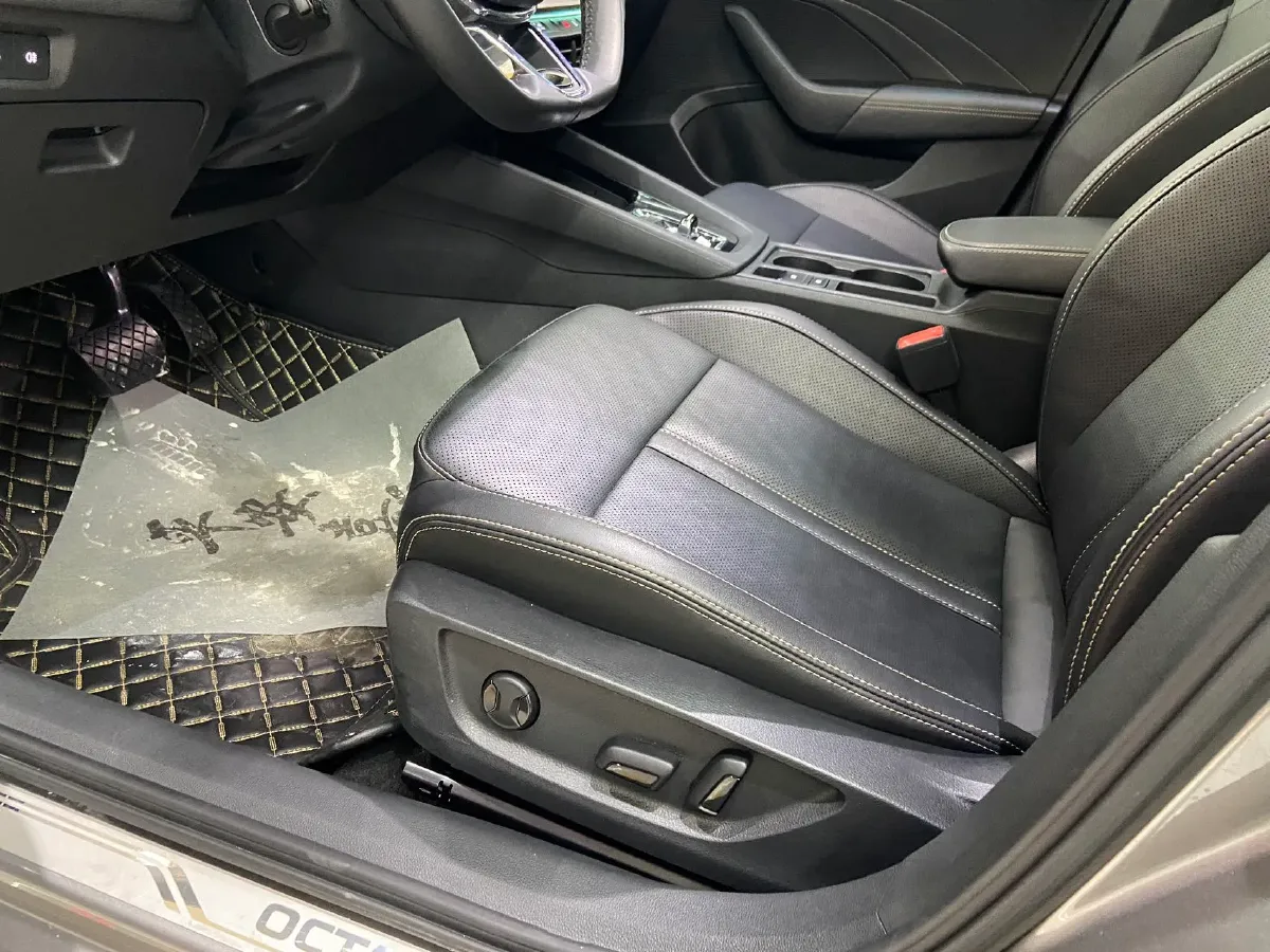 2022 Skoda Octavia 1.4T 150HP L4 7DCT,autocango,china used car exporter,china ev exporter,chinese used car exporter,chinese used ev exporter