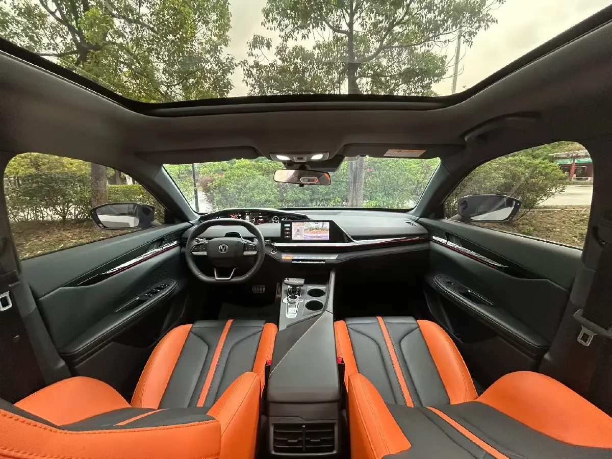 2024 ChangAn UNI-V 1.5T 188HP L4 7DCT,autocango,china used car exporter,china ev exporter,chinese used car exporter,chinese used ev exporter