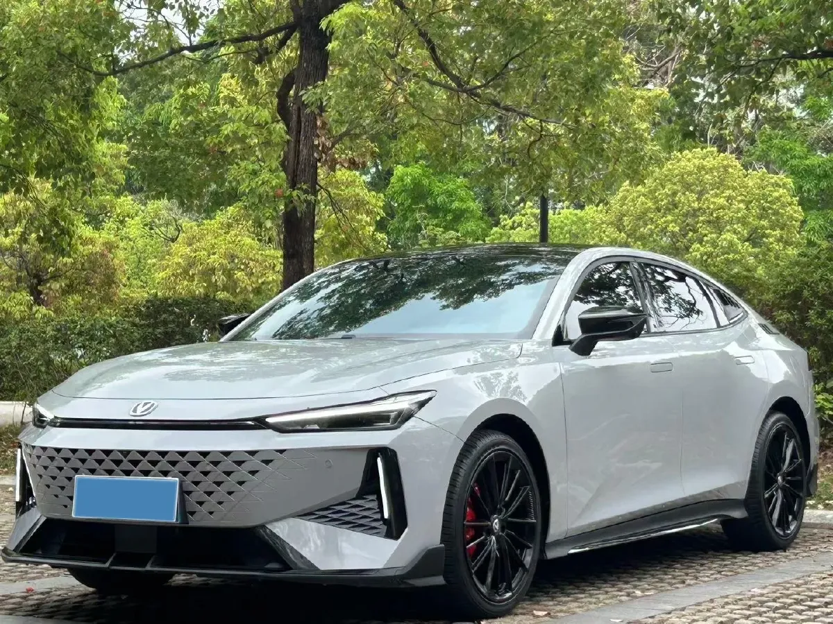 2024 ChangAn UNI-V 1.5T 188HP L4 7DCT,autocango,china used car exporter,china ev exporter,chinese used car exporter,chinese used ev exporter