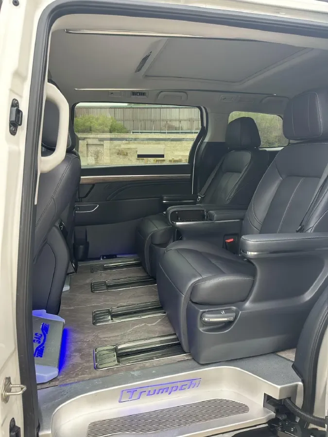 2021 GAC Trumpchi M8 2.0T 252HP L4 8AT,autocango,china used car exporter,china ev exporter,chinese used car exporter,chinese used ev exporter