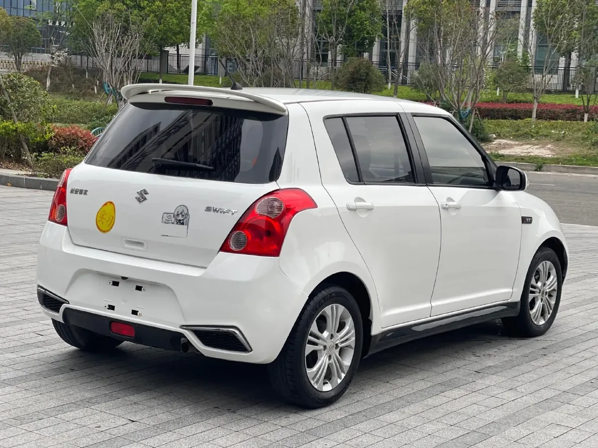 2015 Suzuki Swift 1.5L 103HP L4 5MT,autocango,china used car exporter,china ev exporter,chinese used car exporter,chinese used ev exporter