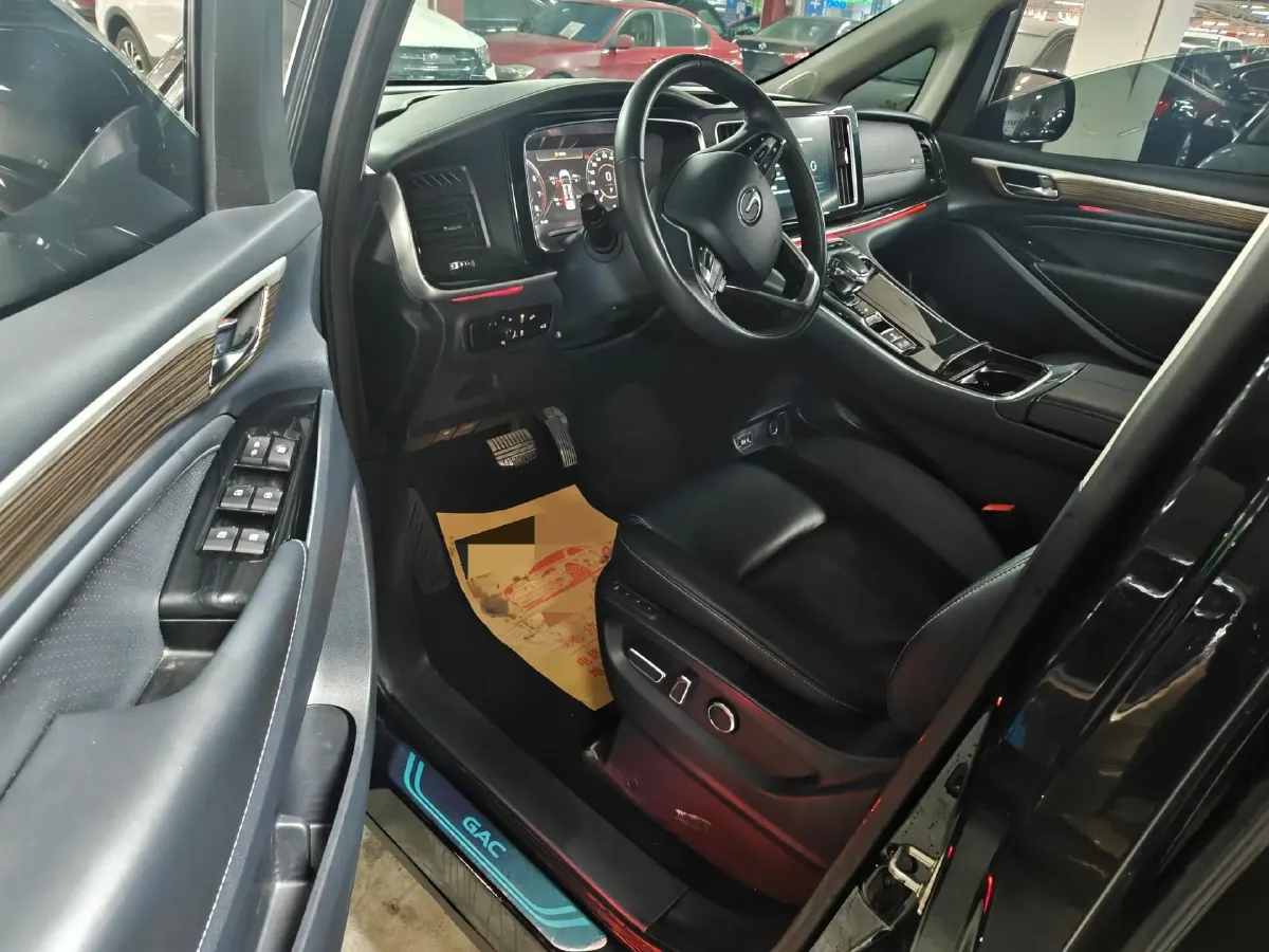 2021 GAC Trumpchi M8 2.0T 252HP L4 8AT,autocango,china used car exporter,china ev exporter,chinese used car exporter,chinese used ev exporter