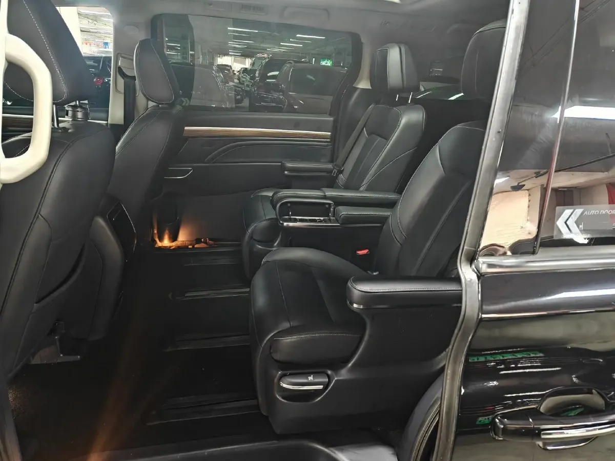 2021 GAC Trumpchi M8 2.0T 252HP L4 8AT,autocango,china used car exporter,china ev exporter,chinese used car exporter,chinese used ev exporter