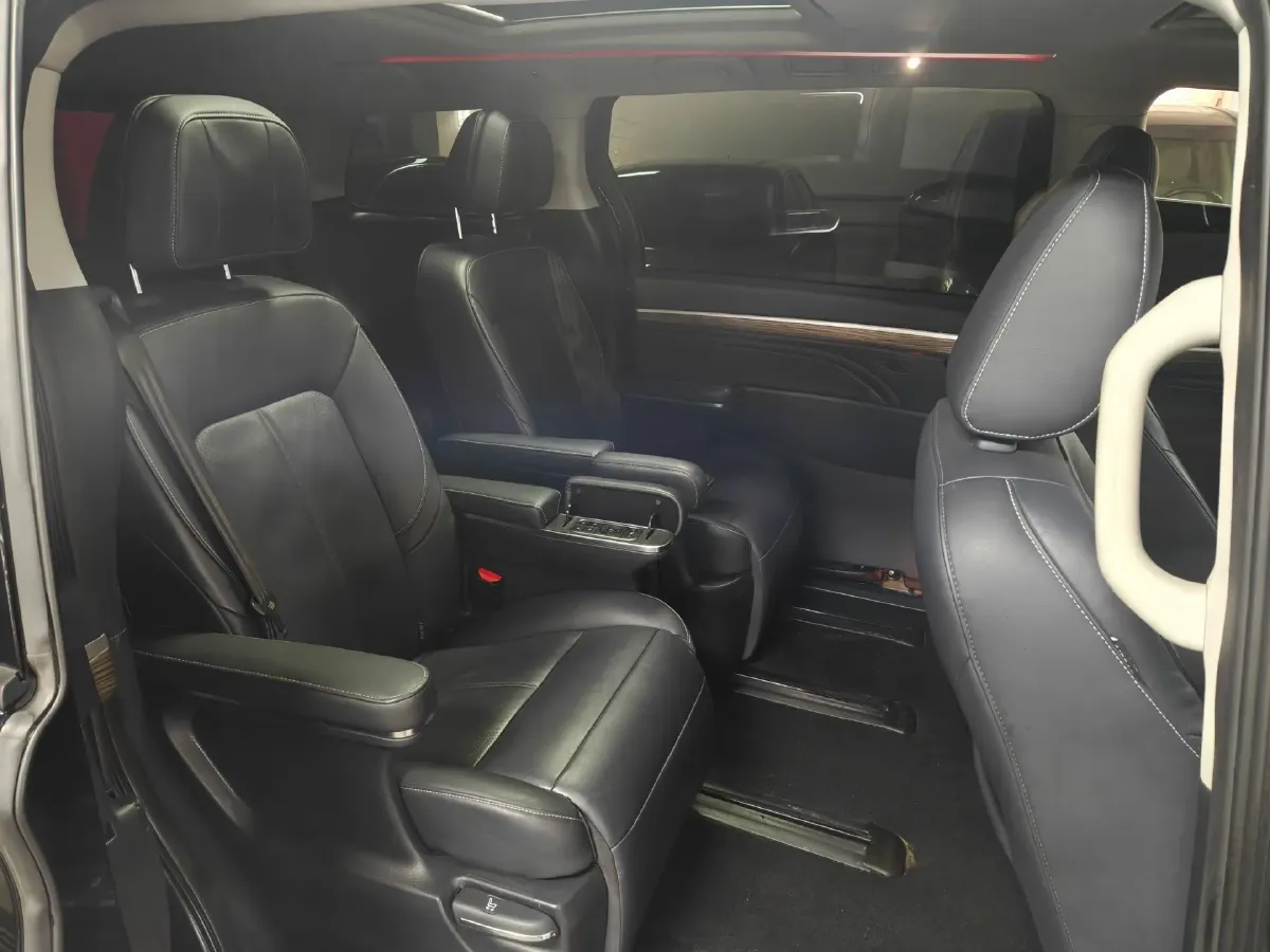 2021 GAC Trumpchi M8 2.0T 252HP L4 8AT,autocango,china used car exporter,china ev exporter,chinese used car exporter,chinese used ev exporter