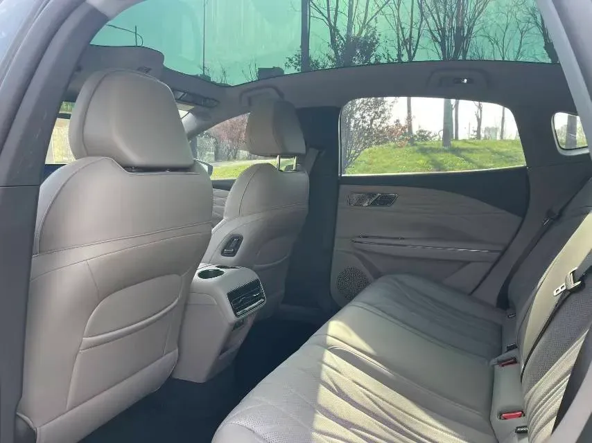 2025 Geely Galaxy Starshine 8 1.5L 112HP L4 1DHT PHEV,autocango,china used car exporter,china ev exporter,chinese used car exporter,chinese used ev exporter