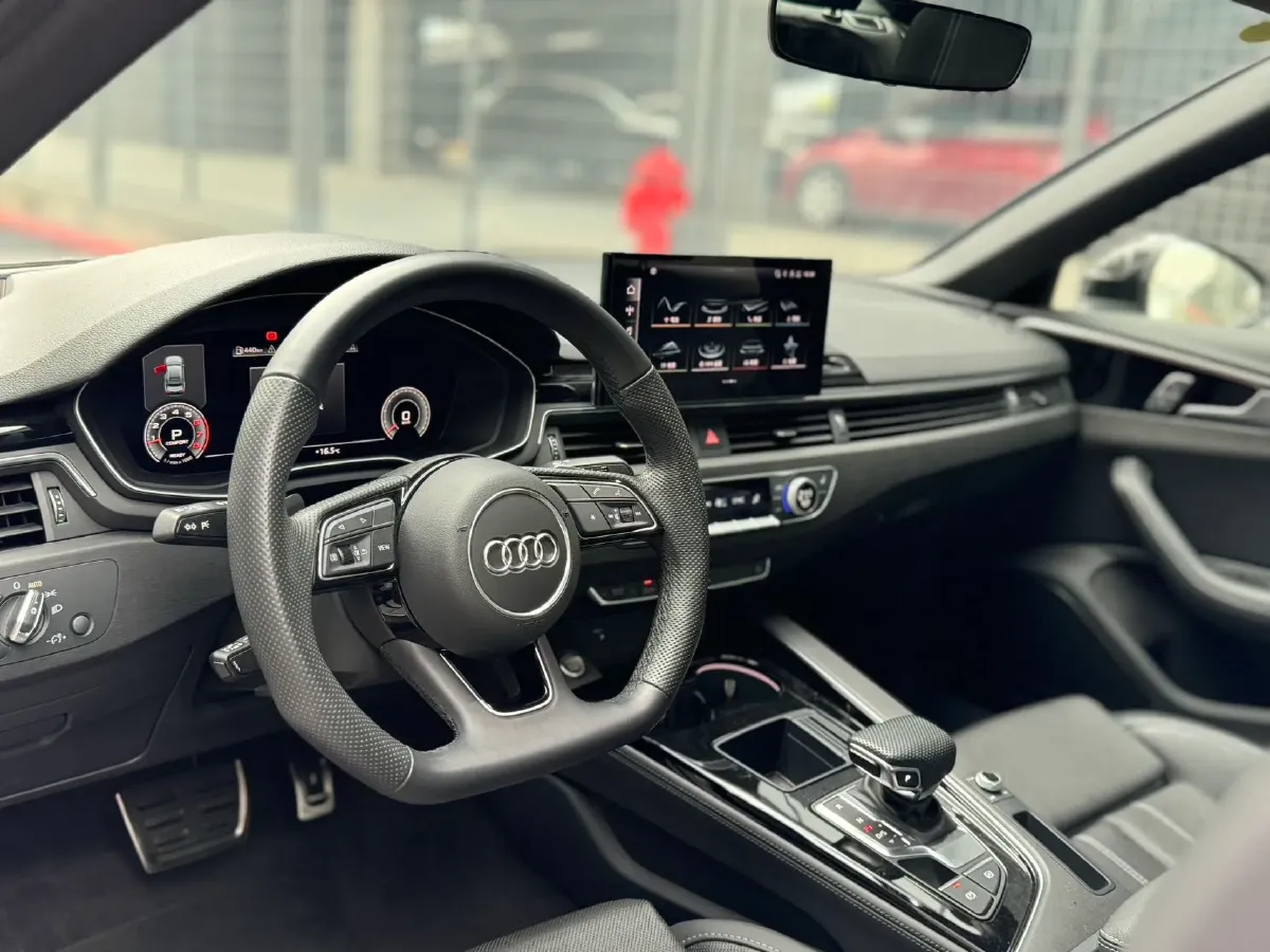 2024 Audi A4L 2.0T 190HP L4 7DCT,autocango,china used car exporter,china ev exporter,chinese used car exporter,chinese used ev exporter