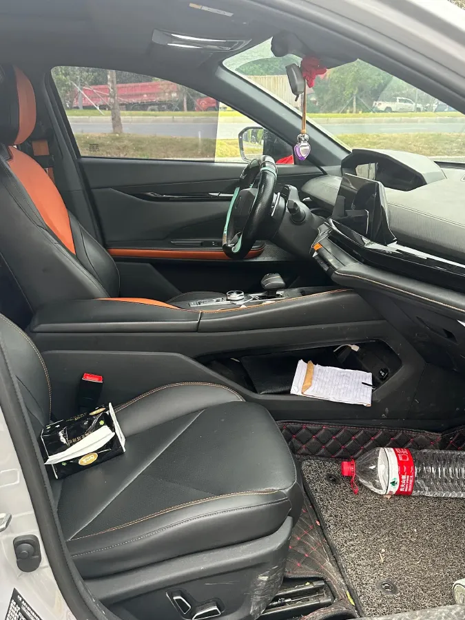 2022 ChangAn UNI-V 1.5T 188HP L4 7DCT,autocango,china used car exporter,china ev exporter,chinese used car exporter,chinese used ev exporter