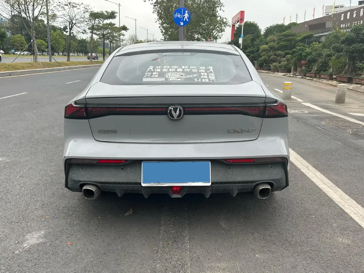 2022 ChangAn UNI-V 1.5T 188HP L4 7DCT,autocango,china used car exporter,china ev exporter,chinese used car exporter,chinese used ev exporter