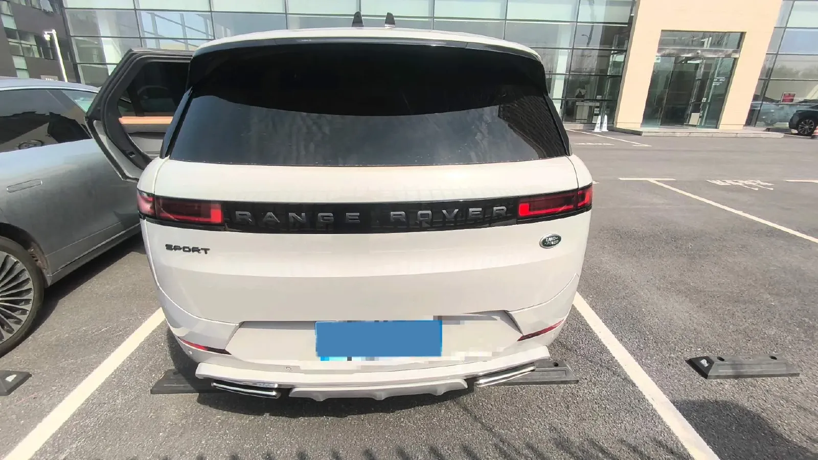 2024 Land Rover Range Rover Sport 3.0T 400HP L6 8AT,autocango,china used car exporter,china ev exporter,chinese used car exporter,chinese used ev exporter