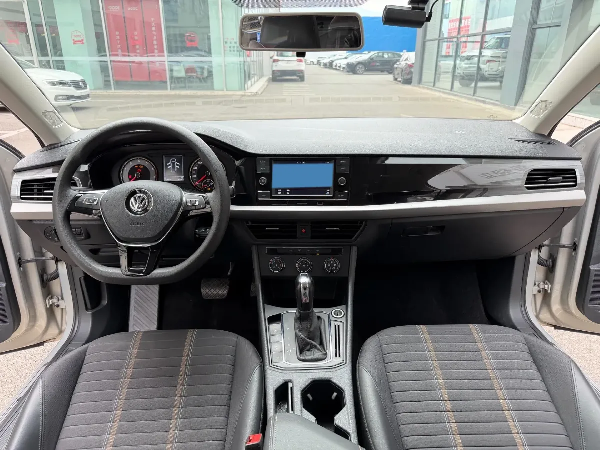 2018 Skoda Karoq 1.4T 150HP L4 7DCT,autocango,china used car exporter,china ev exporter,chinese used car exporter,chinese used ev exporter