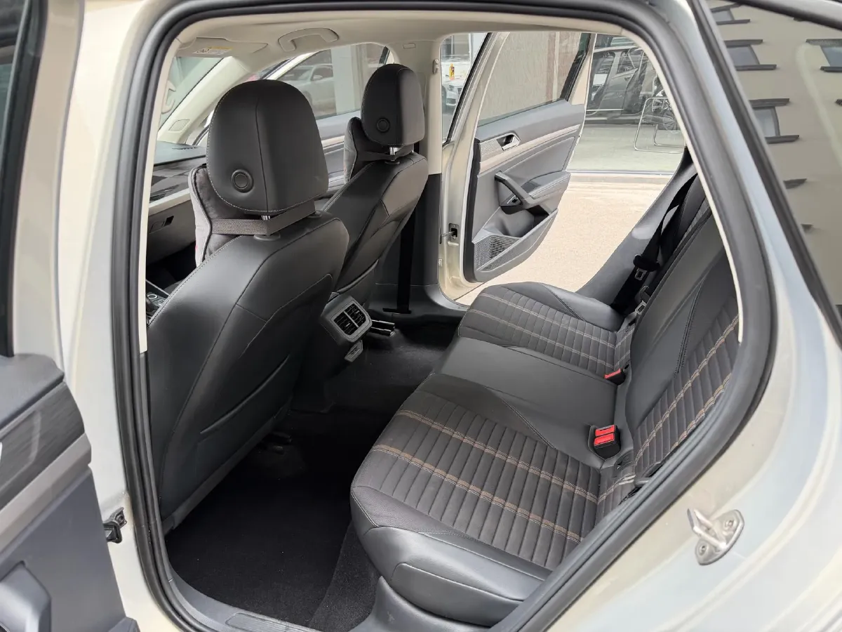 2018 Skoda Karoq 1.4T 150HP L4 7DCT,autocango,china used car exporter,china ev exporter,chinese used car exporter,chinese used ev exporter