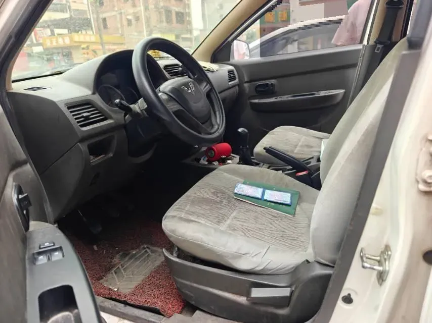 2015 WuLing HongGuang 1.5L 112HP L4 5MT,autocango,china used car exporter,china ev exporter,chinese used car exporter,chinese used ev exporter