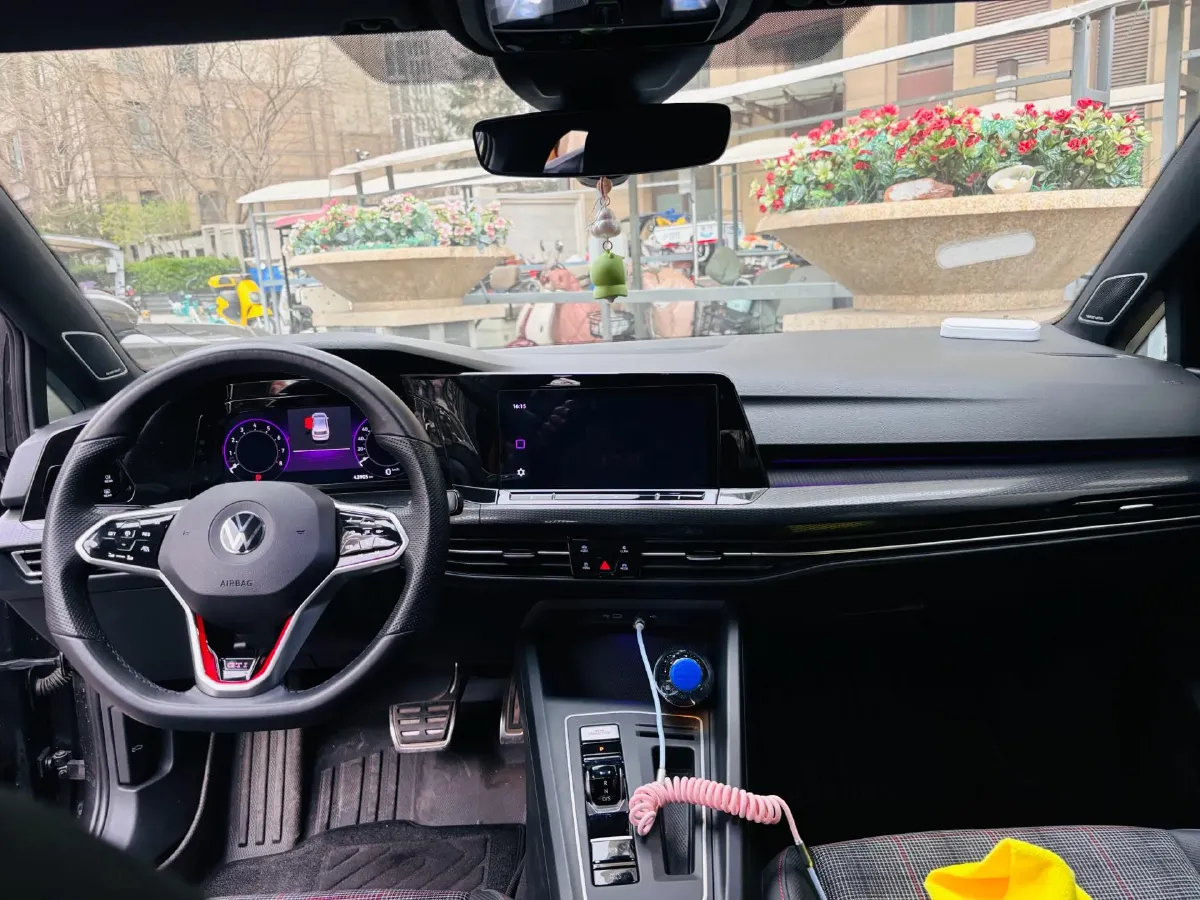 2021 Volkswagen GolfGTI 2.0T 220HP L4 7DCT,autocango,china used car exporter,china ev exporter,chinese used car exporter,chinese used ev exporter