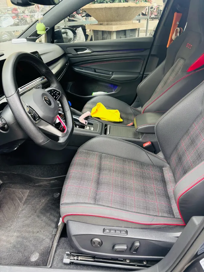 2021 Volkswagen GolfGTI 2.0T 220HP L4 7DCT,autocango,china used car exporter,china ev exporter,chinese used car exporter,chinese used ev exporter