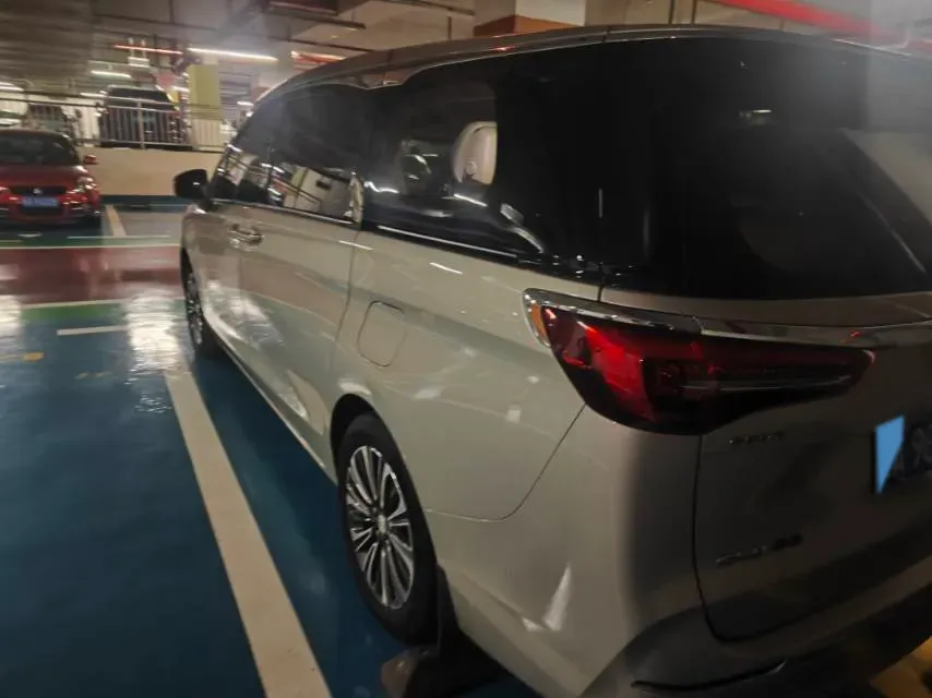 2022 Buick GL8 2.0T 237HP L4 9AT,autocango,china used car exporter,china ev exporter,chinese used car exporter,chinese used ev exporter