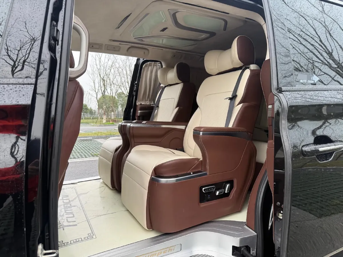 2021 GAC Trumpchi M8 2.0T 252HP L4 8AT,autocango,china used car exporter,china ev exporter,chinese used car exporter,chinese used ev exporter