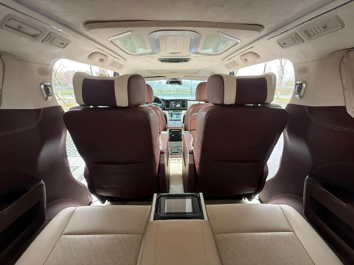 2021 GAC Trumpchi M8 2.0T 252HP L4 8AT,autocango,china used car exporter,china ev exporter,chinese used car exporter,chinese used ev exporter