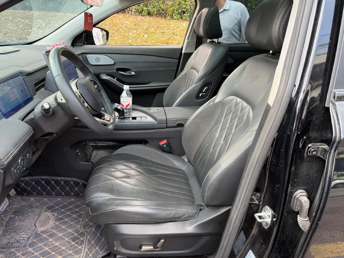 2023 Chery Tiggo 9 2.0T 261HP L4 8AT,autocango,china used car exporter,china ev exporter,chinese used car exporter,chinese used ev exporter