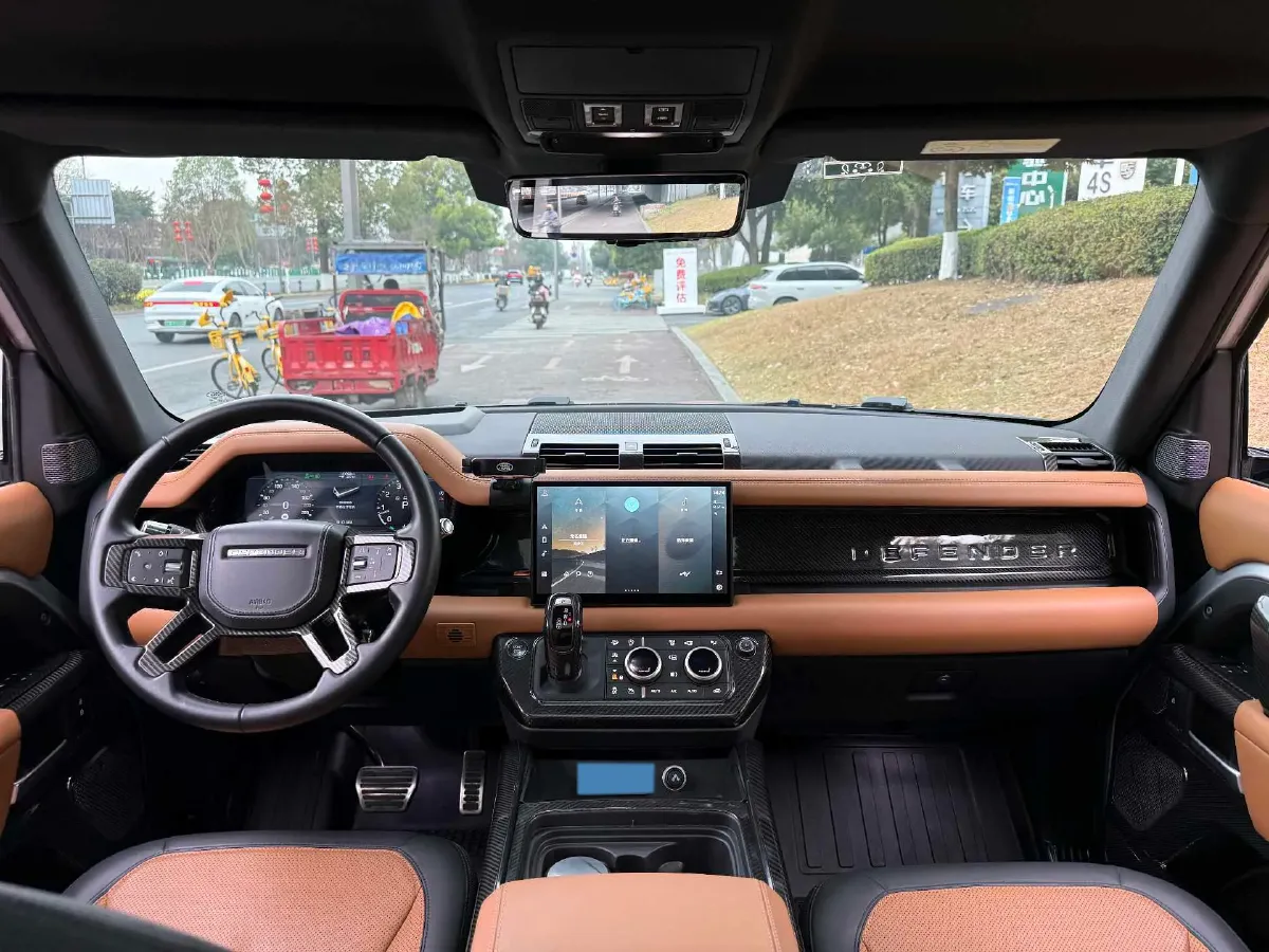 2024 Land Rover Defender 3.0T 400HP L6 8AT,autocango,china used car exporter,china ev exporter,chinese used car exporter,chinese used ev exporter