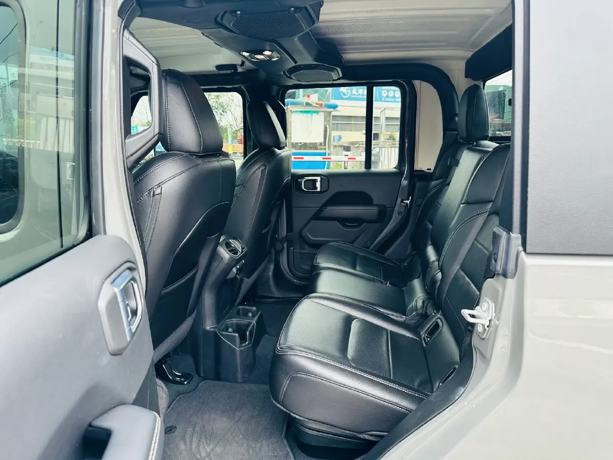 2022 Jeep Gladiator 3.6L 284HP V6 8AT,autocango,china used car exporter,china ev exporter,chinese used car exporter,chinese used ev exporter