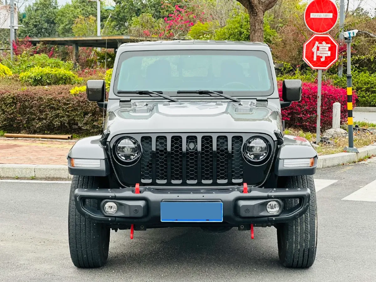 2022 Jeep Gladiator 3.6L 284HP V6 8AT,autocango,china used car exporter,china ev exporter,chinese used car exporter,chinese used ev exporter
