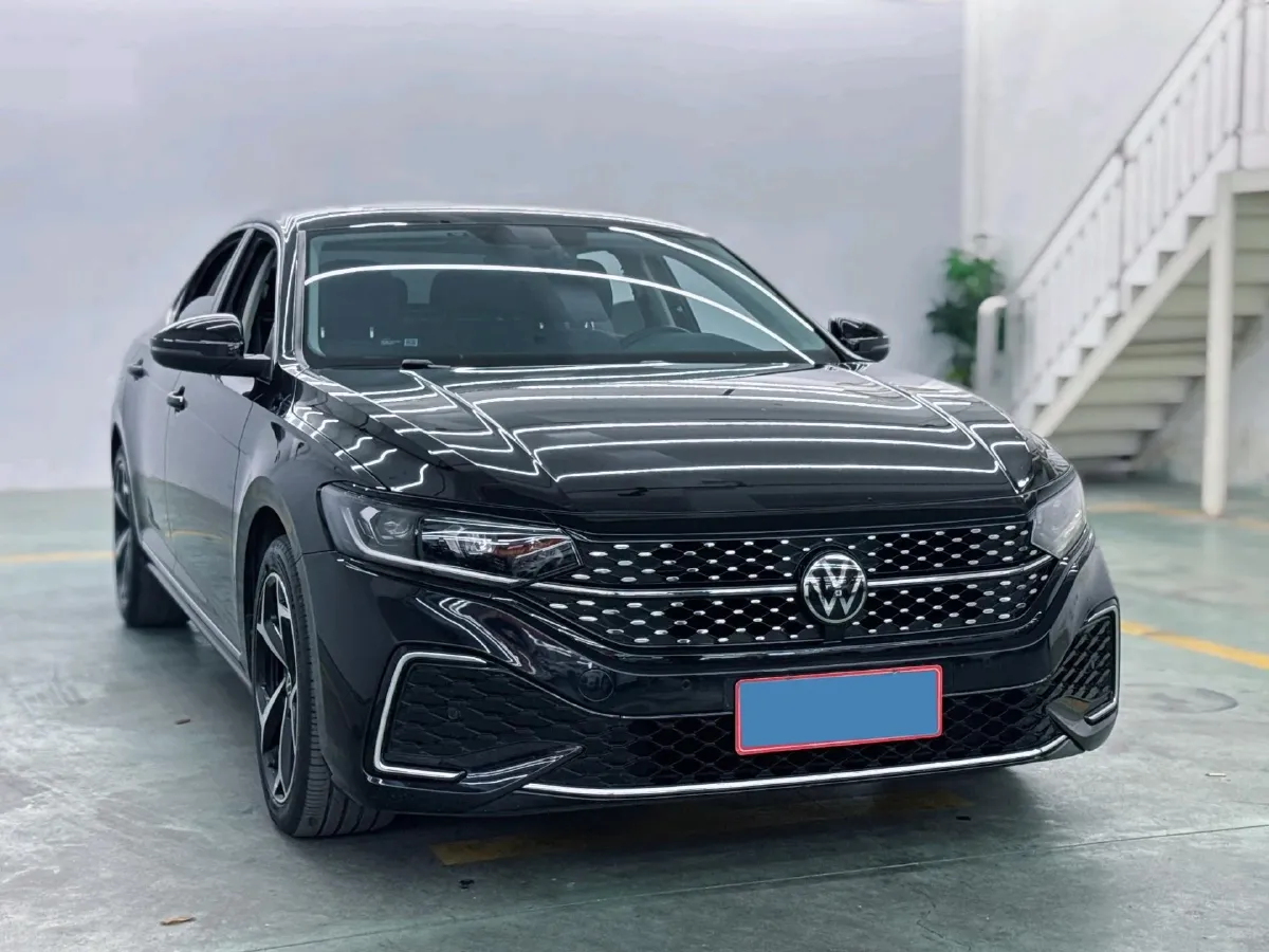 2023 Volkswagen Passat 2.0T 186HP L4 7DCT,autocango,china used car exporter,china ev exporter,chinese used car exporter,chinese used ev exporter