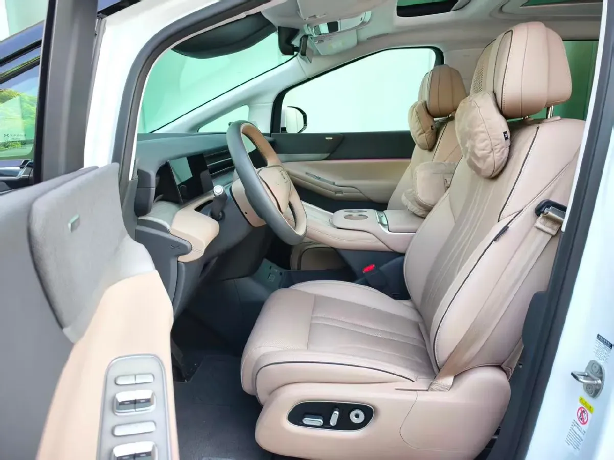 2025 Xpeng X9 BEV,autocango,china used car exporter,china ev exporter,chinese used car exporter,chinese used ev exporter