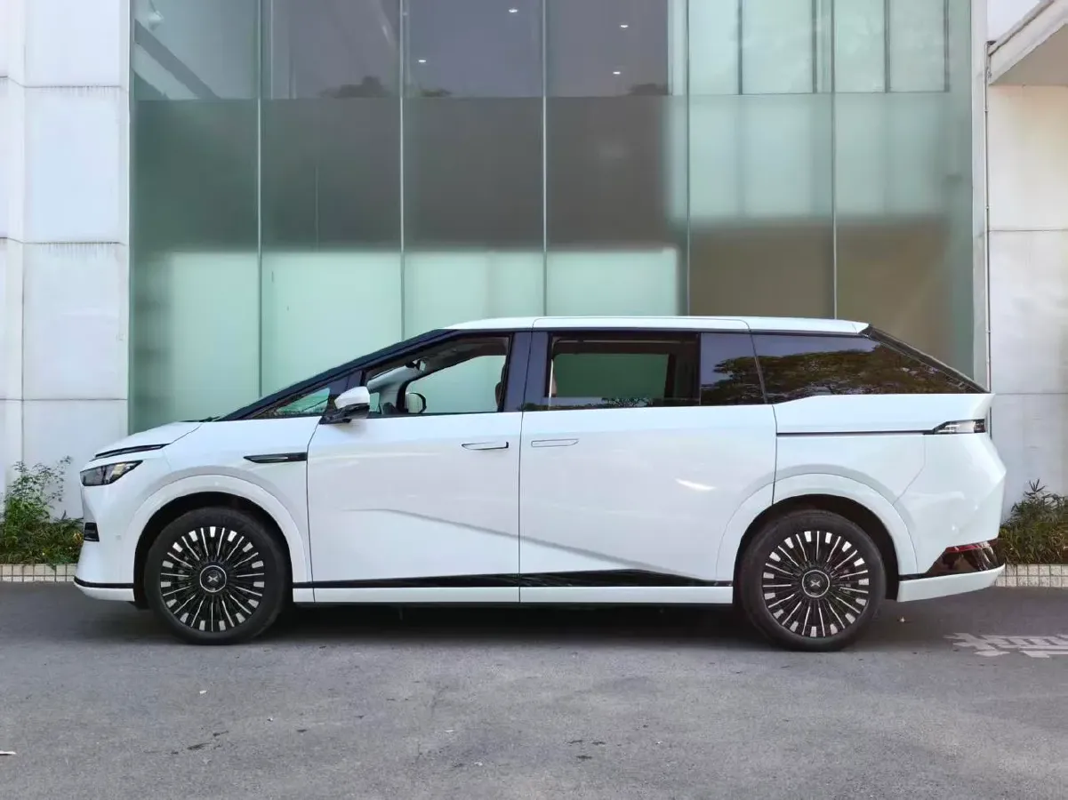 2025 Xpeng X9 BEV,autocango,china used car exporter,china ev exporter,chinese used car exporter,chinese used ev exporter