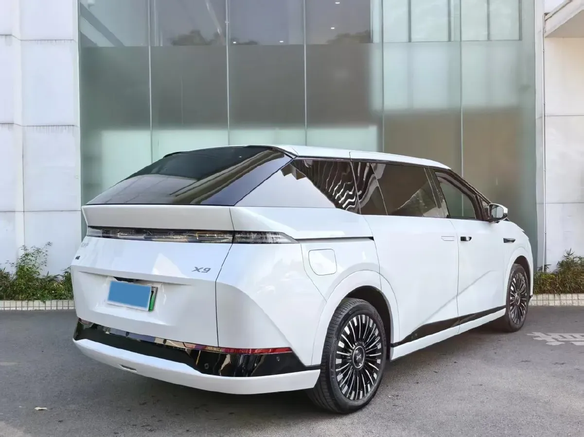 2025 Xpeng X9 BEV,autocango,china used car exporter,china ev exporter,chinese used car exporter,chinese used ev exporter