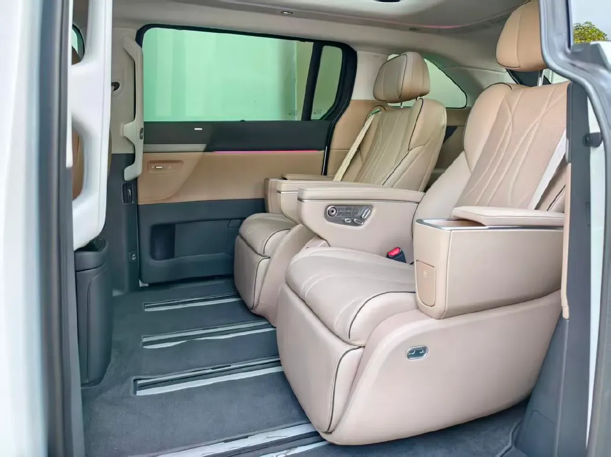 2025 Xpeng X9 BEV,autocango,china used car exporter,china ev exporter,chinese used car exporter,chinese used ev exporter