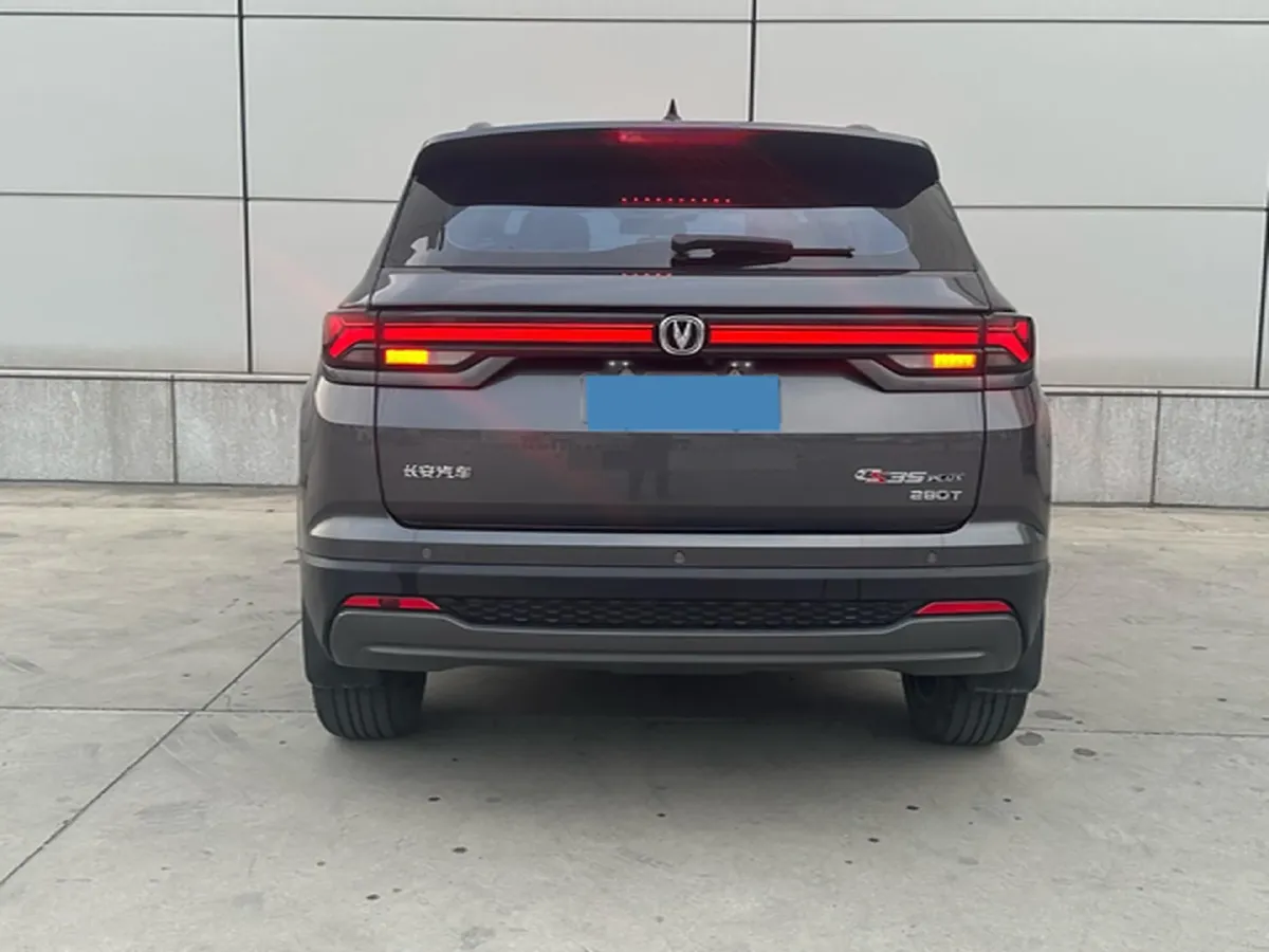 2023 ChangAn CS35 Plus 1.4T 160HP L4 7DCT,autocango,china used car exporter,china ev exporter,chinese used car exporter,chinese used ev exporter