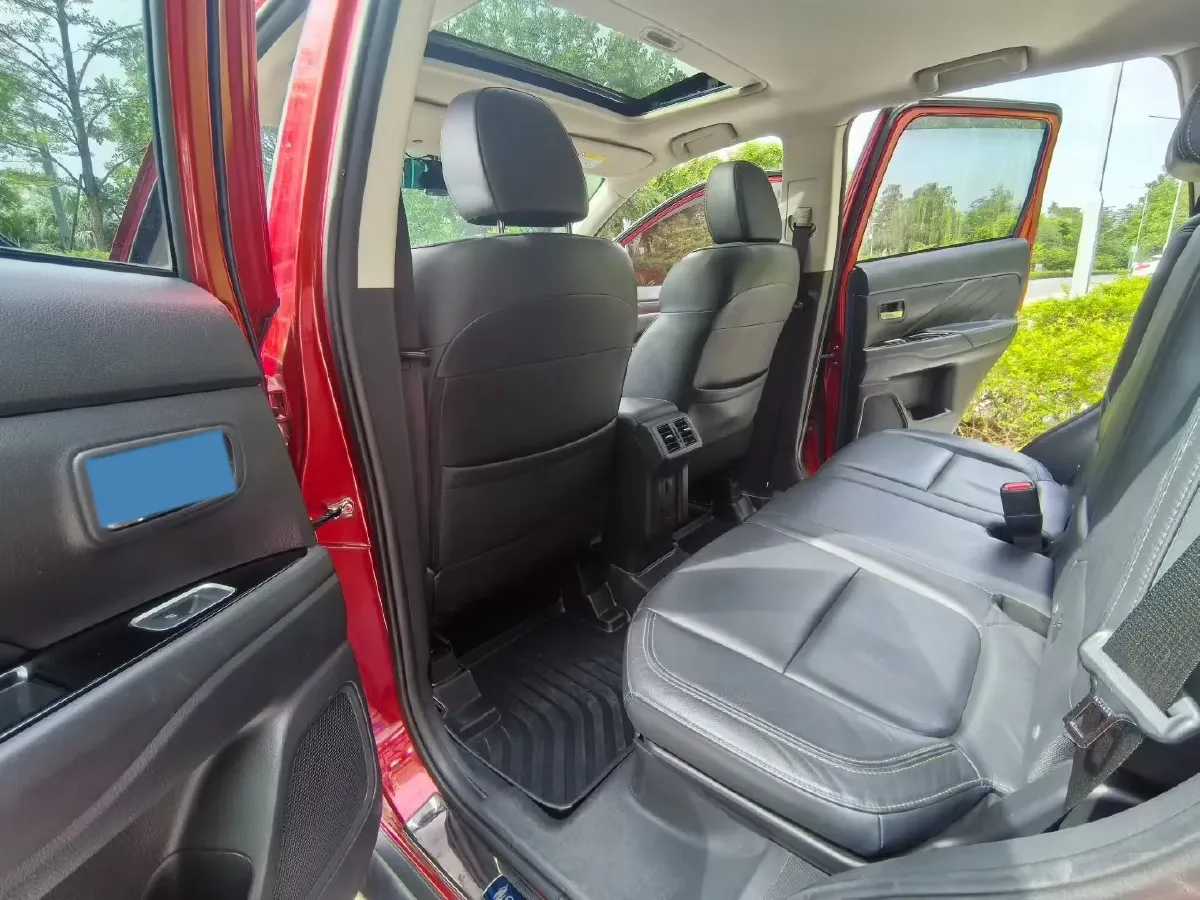 2019 Mitsubishi Outlander 2.0L 166HP L4 CVT,autocango,china used car exporter,china ev exporter,chinese used car exporter,chinese used ev exporter