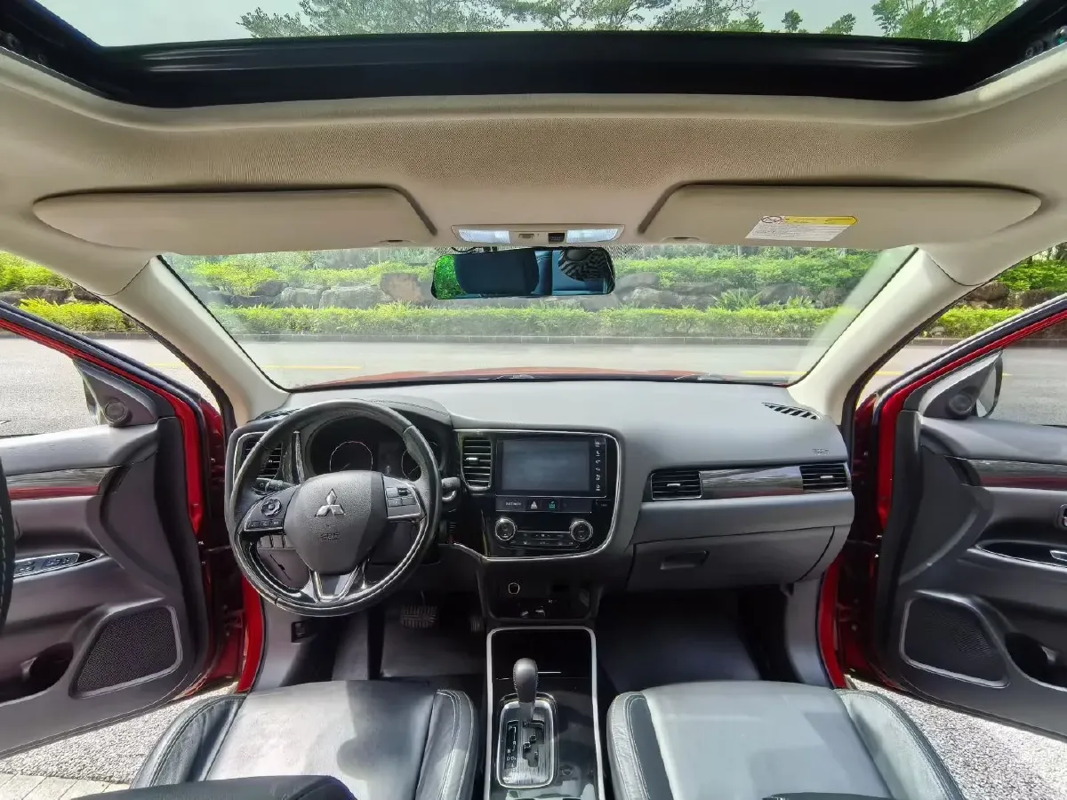 2019 Mitsubishi Outlander 2.0L 166HP L4 CVT,autocango,china used car exporter,china ev exporter,chinese used car exporter,chinese used ev exporter