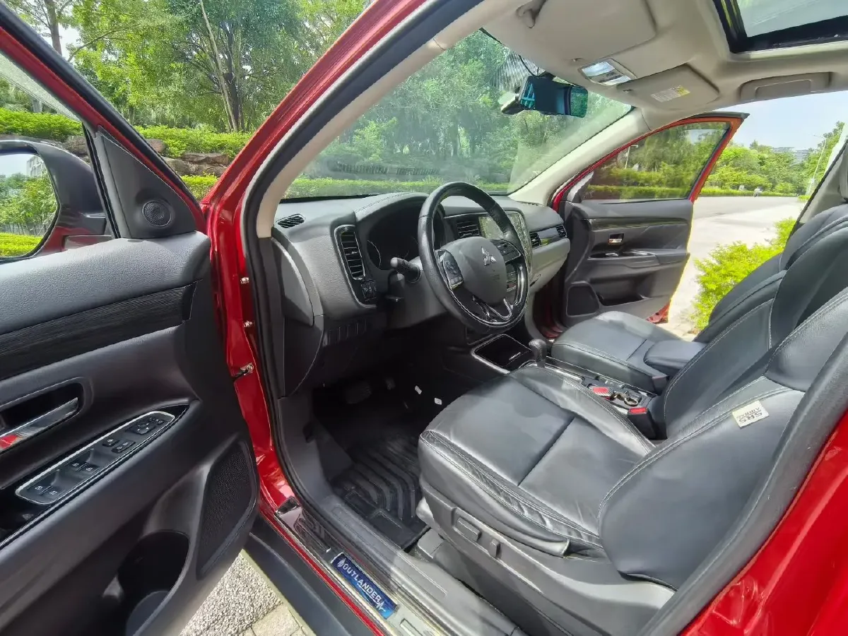 2019 Mitsubishi Outlander 2.0L 166HP L4 CVT,autocango,china used car exporter,china ev exporter,chinese used car exporter,chinese used ev exporter
