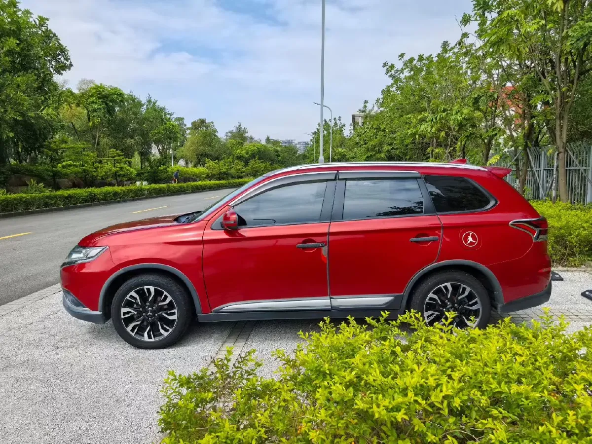 2019 Mitsubishi Outlander 2.0L 166HP L4 CVT,autocango,china used car exporter,china ev exporter,chinese used car exporter,chinese used ev exporter