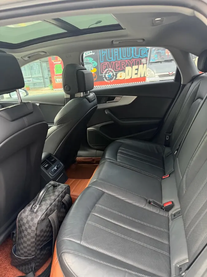 2022 Audi A4L 2.0T 190HP L4 7DCT,autocango,china used car exporter,china ev exporter,chinese used car exporter,chinese used ev exporter