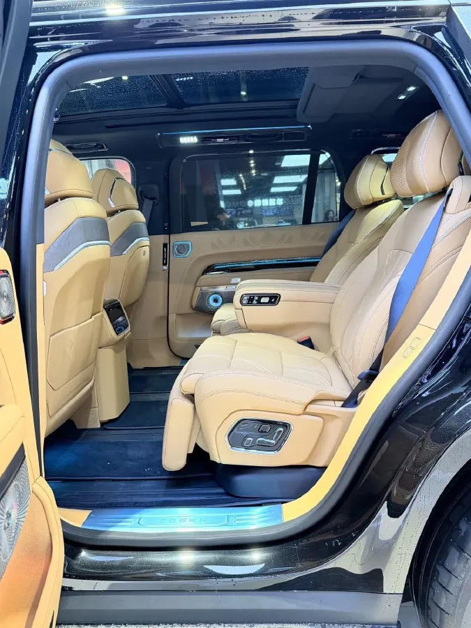 2025 Zeekr 9X 2.0T 279HP L4 1DHT PHEV,autocango,china used car exporter,china ev exporter,chinese used car exporter,chinese used ev exporter